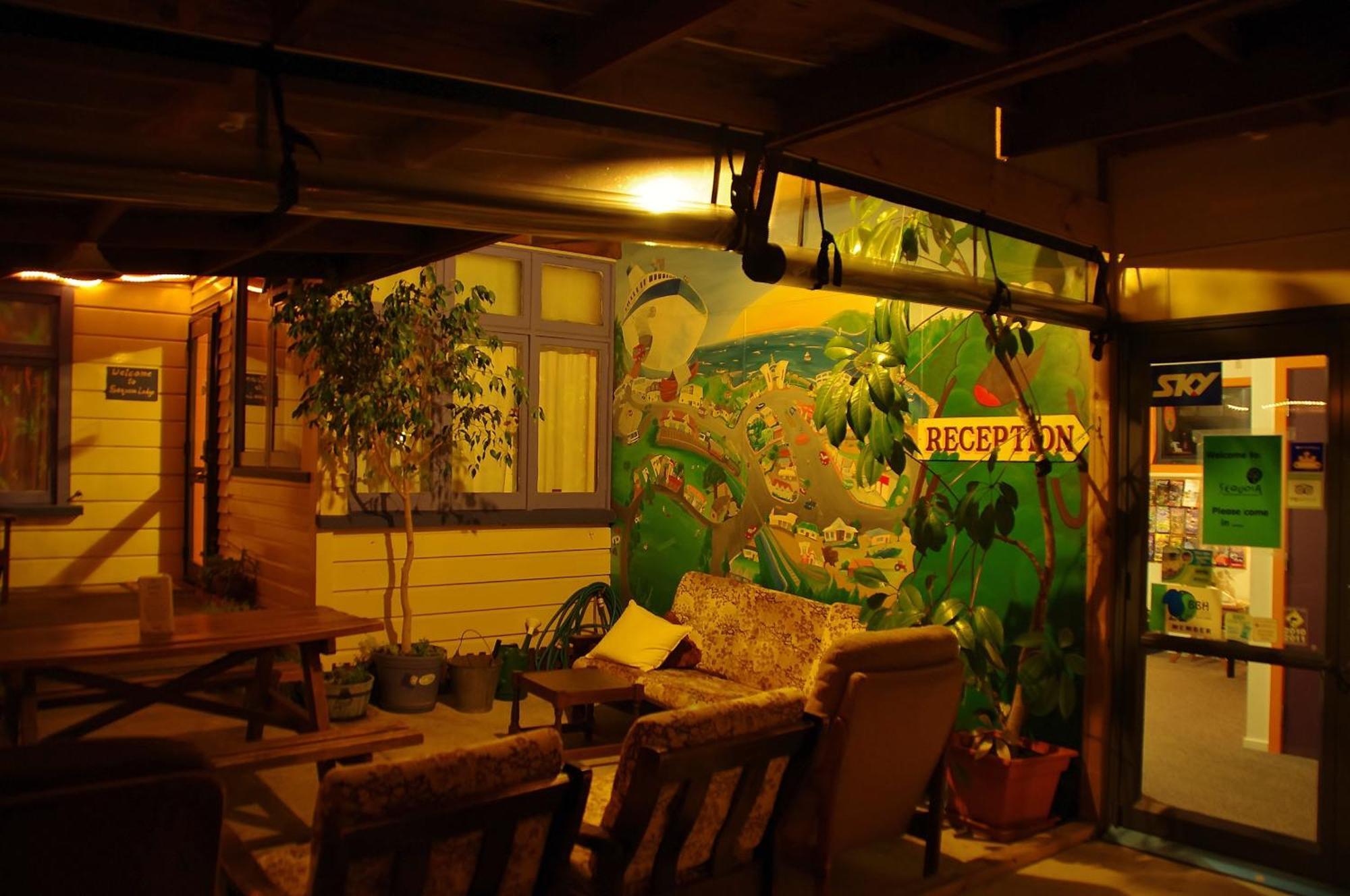 เซโคย่า ลอดจ์ แบคแพคเกอร์ Hostel พิคตัน ภายนอก รูปภาพ